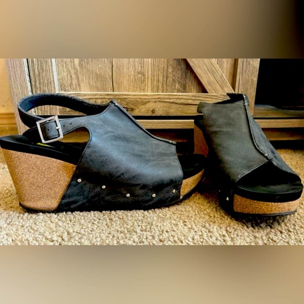 Volatile Footwear DIVISION Black Wedge Sandal Vegan Leather Sz 8 Cork Wedge